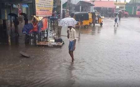 கடலூர் மாவட்ட முழுவதும் விடிய விடிய  கனமழை- வீடுகளில் புகுந்த தண்ணீரால் மக்கள் அவதி