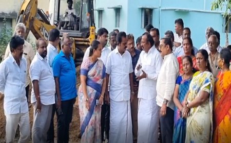 காஞ்சிபுரம்:  மழைநீர் களத்தில் இறங்கி நடவடிக்கை எடுத்த அமைச்சர்
