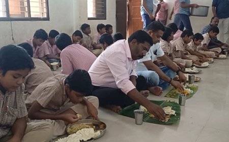 அரசு பள்ளி மாணவர்களுக்கு விருந்தளித்து  பிறந்தநாள் கொண்டாடிய விசிக எம்எல்ஏ