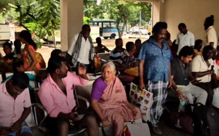 அரசின் முயற்சியால்  ஊர் திரும்பினோம் -திருச்செந்தூரில் சிக்கிய பக்தர்கள் உருக்கம்