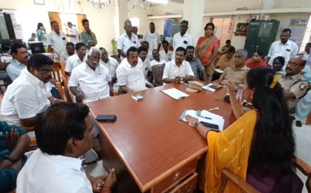 சாலையில் இறந்தவரின் உடல் புதைப்பு-சாலை அமைக்க மக்கள் எதிர்ப்பு 