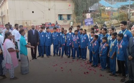 கராத்தே போட்டியில் பதக்கங்கள் குவிப்பு-தஞ்சை வீரர், வீராங்கனைகளுக்கு உற்சாக வரவேற்பு