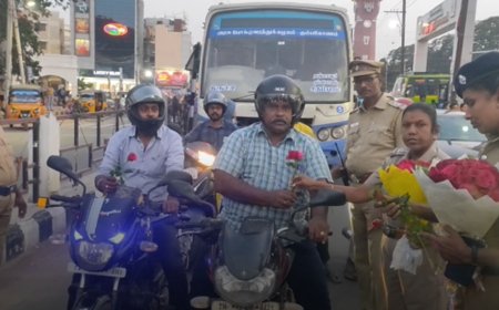 ஹெல்மெட் அணியாதவர்களுக்கு ரோஜாப்பூ கொடுத்து தஞ்சை போலீஸ் விழிப்புணர்வு