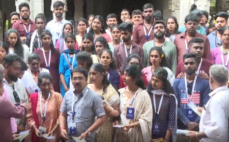 வெளிநாடுவாழ் தமிழ் இளைஞர்களுக்கு நெல்லையப்பர் கோவிலில் மேளதாளம் முழங்க வரவேற்பு 