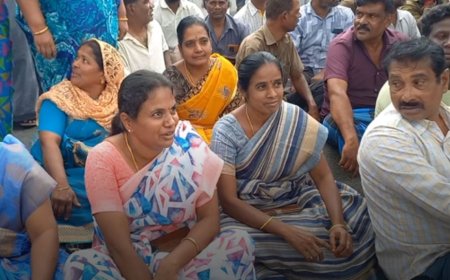 பொள்ளாச்சி:சென்டர் மீடியனை அகற்றக்கோரி பொதுமக்கள் சாலை மறியல்