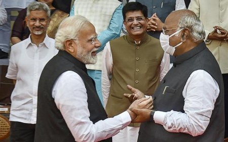 நாடாளுமன்றத்தில் ஃபேஷன் ஷோ நடத்திய மல்லிகார்ஜூன கார்கே - பிரதமர் கிண்டல்