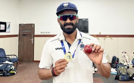 4 பந்துகளில் 4 விக்கெட்டுகள் - ம.பி. வீரர் சாதனை