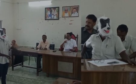 வெறிநாய் தொல்ல தாங்க முடியல... நாய் முகமூடியுடன் மனு கொடுத்த நகர்மன்ற உறுப்பினர்