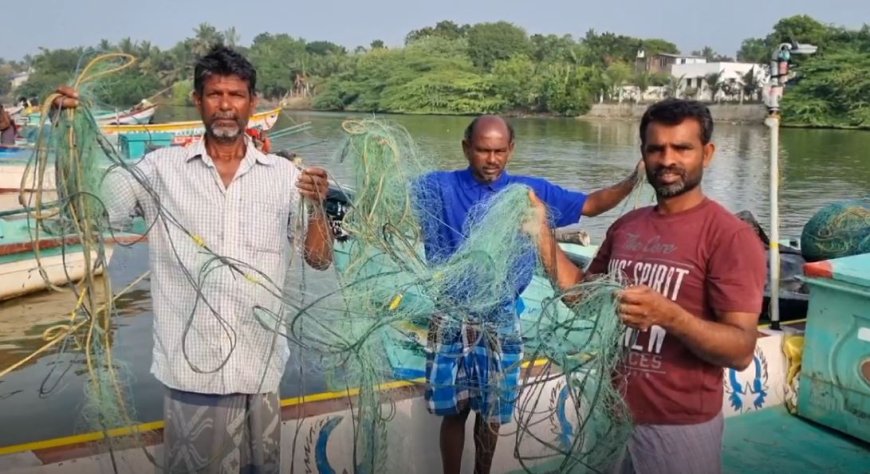 விசைப்படகு என்ஜினால் வலையைக் கிழித்து அட்டூழியம் - ரூ.30 லட்சம் இழப்பு... தமிழக மீனவர்களை துரத்தும் சோதனை ...