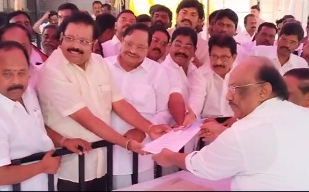 மீண்டும் வேலூர் தொகுதியில் கதிர் ஆனந்த்? தந்தையுடன் வந்து விருப்ப மனு தாக்கல்...