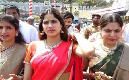 Janhvi Kapoor: திருப்பதி கோயிலில் ஜான்வி கபூர்… செல்ஃபிக்காக முண்டியடித்த ரசிக பக்தர்கள்