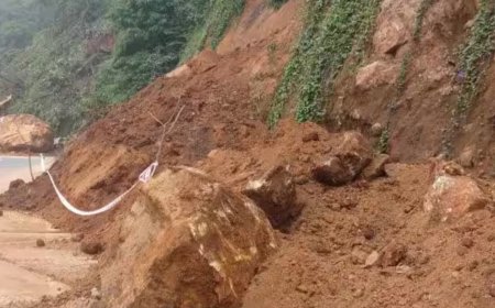 கட்டுமான பணியின் போது மண் சரிவு - புதைந்த வடமாநிலத்தவர்கள்...ஒருவர் பலி...