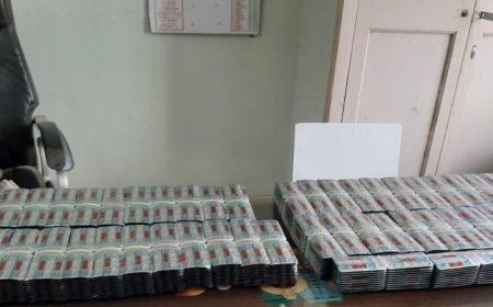 பேருந்தில் கடத்தி வரப்பட்ட 15,000 போதை மாத்திரைகள்... கடத்தல் கும்பலை மடக்கி பிடித்த பறக்கும் படை...