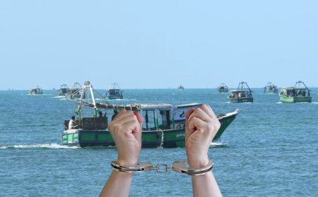 தமிழக மீனவர்கள் 32 பேர் கைது - இலங்கை கடற்படை தொடர் அட்டூழியம்...