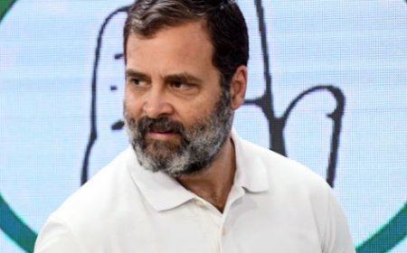 காங்கிரஸ் வங்கிக்கணக்குகள் முடக்கம்..! "வெறுப்பு நிறைந்த அசுர சக்தி" என ராகுல்காந்தி விமர்சனம்..!