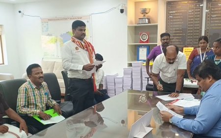 தமிழுக்கே தடுமாறிய தம்பி..! ஆட்சியர் முன் அவமானம்..! அசிங்கப்படுத்தும் நெட்டிசன்கள்..!