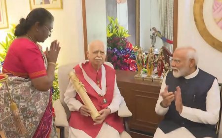 அத்வானி வீடு தேடிச்சென்ற பாரதரத்னா!.. குடியரசுத்தலைவர் நேரில் கௌரவம்..