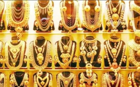 உச்சம் தொட்ட தங்கம் விலை .. ரூ 53,000 ஐ நெருங்கியது ஒரு சவரன் தங்கம்.. கலக்கத்தில் இல்லத்தரசிகள்