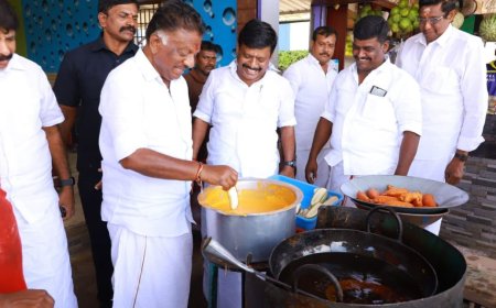 வாழைக்காயை பூ போல எடுத்து.. மாவில் தடவி.. சுடச்சுட பஜ்ஜி போட்ட ஓ.பன்னீர் செல்வம்