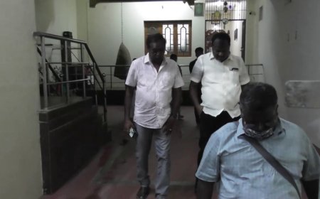 திமுகவினர் வீடுகளை குறிவைத்து ஐடி ரெய்டு... திருத்தணியில் பரபரப்பு...