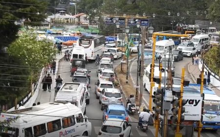 கொடைக்கானலில் களைகட்டிய கோடை சீசன்.. எந்த பக்கம் திரும்பினாலும் ஹெவி டிராபிக்தான்.. பயணிகள் அவதி