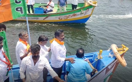 கடலுக்குள் சென்று வாக்கு சேகரிப்பு... பாஜக வேட்பாளர் பால் கனகராஜு-க்கு பெருகும் ஆதரவு...