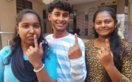 ஒரு விரல் புரட்சி.. 39 தொகுதி வேட்பாளர்களின் தலை எழுத்தை தீர்மானிக்க போகும் 10.23 லட்சம் முதல் முறை வாக்காளர்கள்