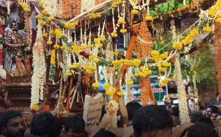 சித்திரை திருவிழா...! பரமக்குடி, மானாமதுரை வைகையில் இறங்கிய அழகர்.. பக்தர்கள் ஆனந்த தரிசனம்