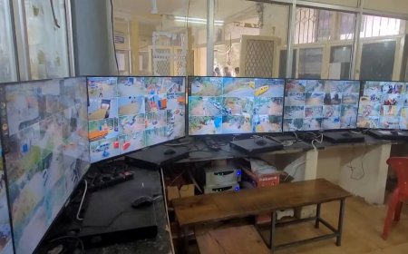 திடீரென பிளான்க்-ஆன கண்காணிப்பு திரை..! வாக்குப்பதிவு இயந்திரங்கள் வைக்கப்பட்டிருந்த அறைகளில் என்ன ஆச்சு ..?