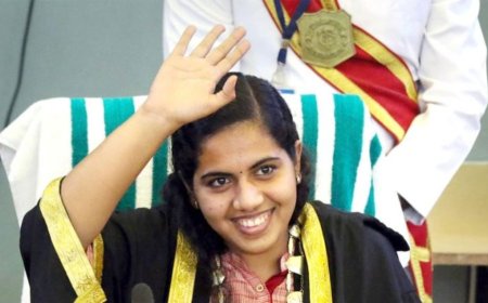 திருவனந்தபுரம் பெண் மேயருடன் நடு ரோட்டில் சண்டை..  காருக்கு வழிவிடாத பஸ் டிரைவர் சஸ்பெண்ட்
