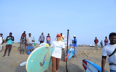 Regina Cassandra:மெரீனாவை இப்படியும் சுத்தம் செய்யலாமா?.. ரெஜினா கசாண்ட்ராவிற்கு குவியும் பாராட்டு