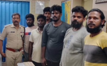 நடுக்கடலில் தத்தளித்த தமிழக மீனவர்கள்…மீட்டு கேரளாவில் கரைசேர்த்த கடலோர காவல் படை…