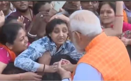 பார்வை தெரியாத பெண்.. கையை பிடித்து பேசி மகிழ்ந்த மோடி.. ஓடி வந்த பாதுகாவலர்.. பார்த்த பார்வை இருக்கே!