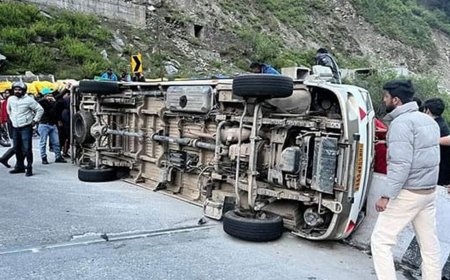 இமாசல பிரதேசத்திற்கு சுற்றுலா சென்ற மும்பைவாசிகள்... மணாலியில் தலைகீழாக கவிழ்ந்த பஸ்.. ஒருவர் பலி