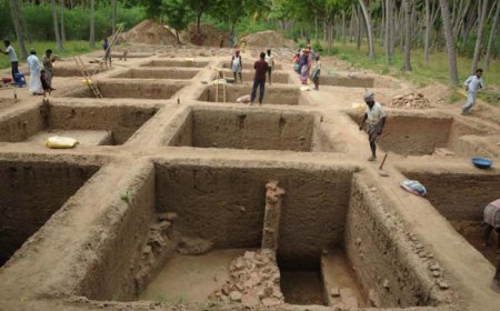 கீழடி 10 கட்ட அகழாய்வு : சுடுமண் தொட்டி கண்டெடுப்பு