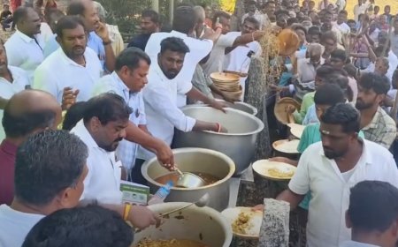 மத நல்லிணக்கம்: தர்காவில் ஆடுகளை பலியிட்டு விருந்து படைத்த இந்துக்கள்