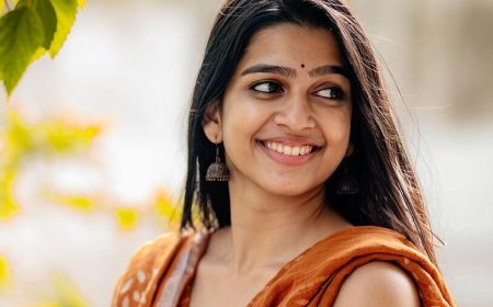 அழகென்ற சொல்லுக்கு அனந்திகா ~ புகைப்பட ஆல்பம்