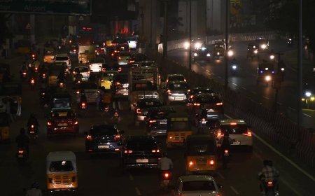 தொடர் விடுமுறை முடிந்து சென்னை திரும்பிய மக்கள்..  முக்கிய சாலைகளில் அணிவகுத்த நின்ற வாகனங்கள்