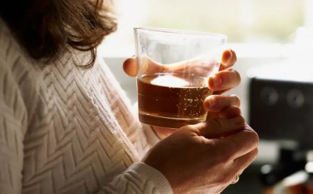 மது போதையில் சண்டையிட்ட வட மாநிலப் பெண்கள் 