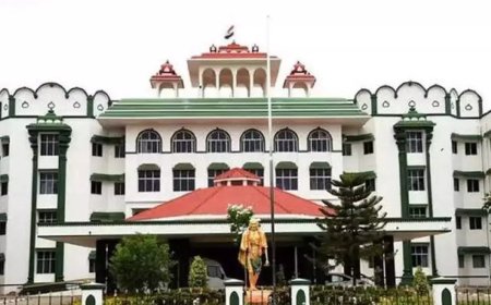 தமிழக மீனவர்கள் தாக்கப்படுவதைத் தடுக்க வேண்டி வழக்கு 