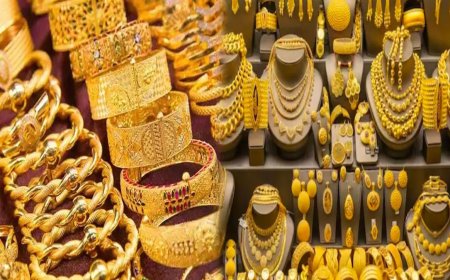 அதிரடியாக ரூ.1080 குறைந்த தங்கம் விலை - மளமளவென விலை குறைந்தால் மக்கள் மகிழ்ச்சி