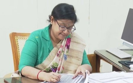 தமிழகத்தின் முதல் பெண் தலைமை தேர்தல் அதிகாரி- யார் இந்த அர்ச்சனா பட்நாயக்?