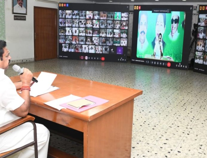 ’’ஜனவரி மாதத்திற்கு மெகா கூட்டணி இறுதி செய்யப்படும்’’ -    மாவட்டச் செயலாளர்களுக்கு எடப்பாடி உத்தரவாதம்