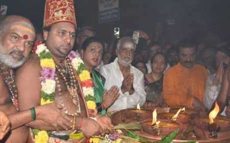 திருவண்ணாமலை அண்ணாமலையார் கோயிலில் பக்தி கோஷம் முழங்க பரணி தீபம் ஏற்றப்பட்டது