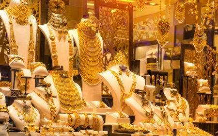 புதிய உச்சம் : தங்கம் சவரன் ரூ. 880 உயர்வு: வெள்ளி கிலோ 20ஆயிரம் உயர்வு 