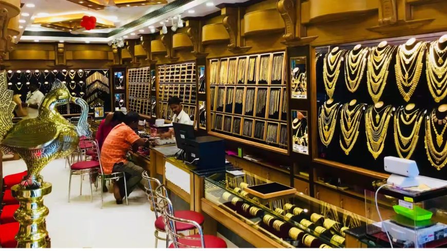 நகைப்பிரியர்களுக்கு ஷாக் நியூஸ் : தங்கம் சவரன் ரூ 1 லட்சத்தை தாண்டியது  