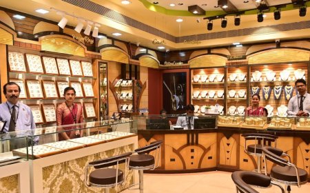 இதுக்கு எண்டே கிடையாதா?: தங்கம் சவரனுக்கு ரூ.2,960, வெள்ளி கிராம் ரூ.400 உயர்வு