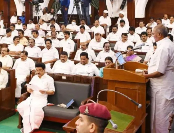 பரபரப்பான அரசியல் சூழலில் நாளை சட்டசபை கூடுகிறது: தமிழக அரசின் உரையை ஆளுநர் வாசிப்பாரா?