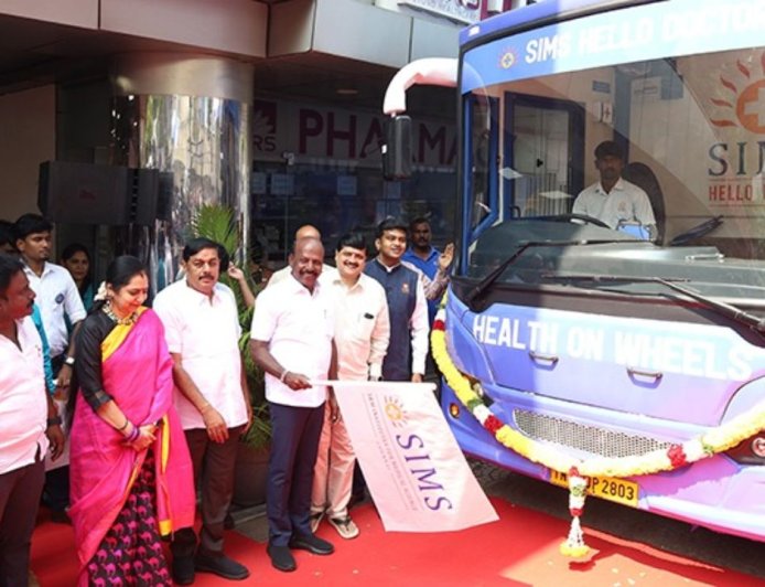 இந்தியாவின் முதல் 24×7 டிஜிட்டல் மருத்துவப் பேருந்து சேவை: சிம்ஸ் மருத்துவமனை அறிமுகம் 