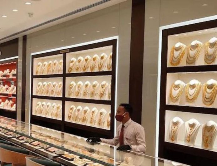 சற்றே ஆறுதல் தரும் செய்தி: தங்கம், வெள்ளி விலை குறைவு 